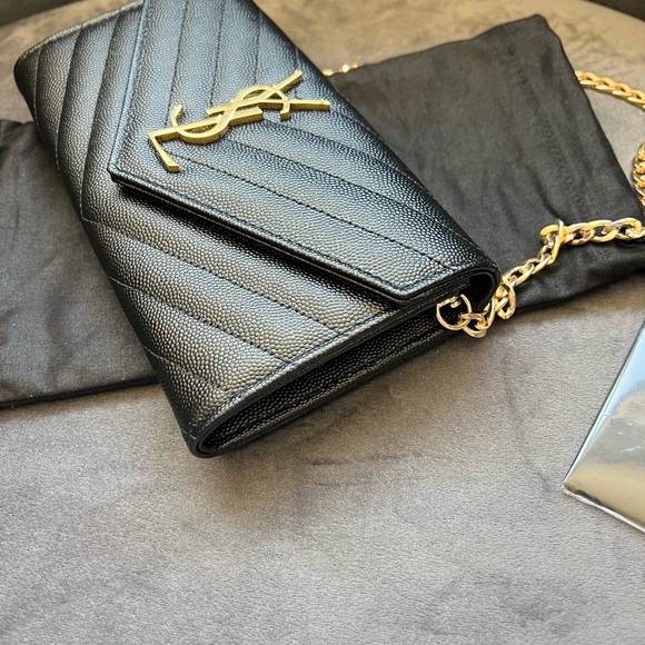 Black YSL cassandre envelope wallet on chain - Picture 2 of 13